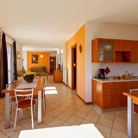 La Collina Aparthotel Vercana