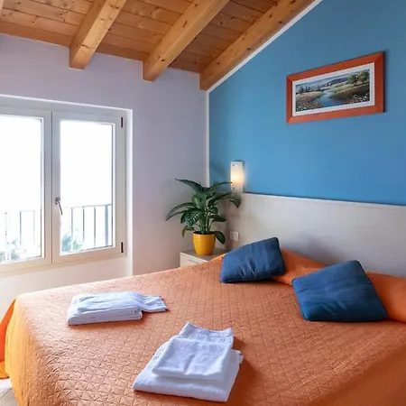 La Collina Aparthotel Vercana