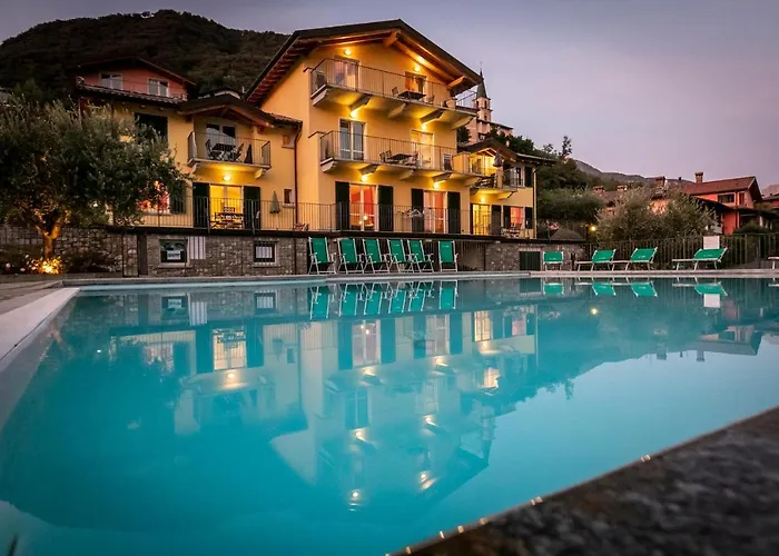 La Collina Aparthotel 4*