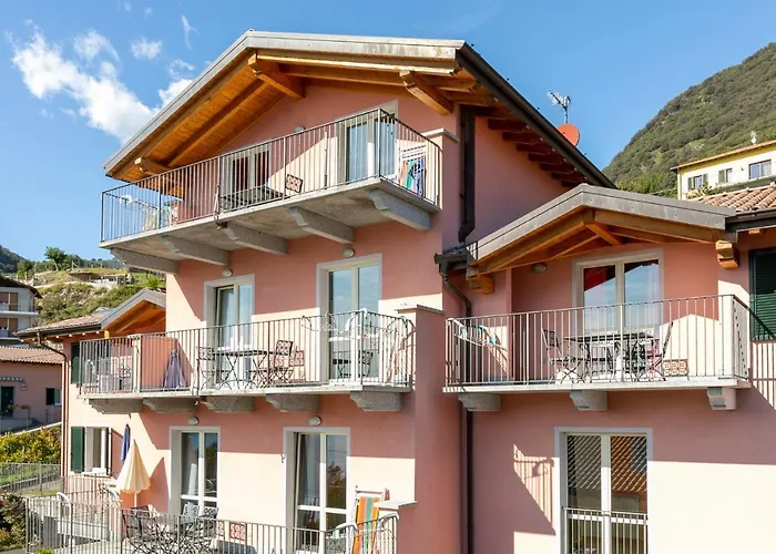 Aparthotel La Collina Vercana